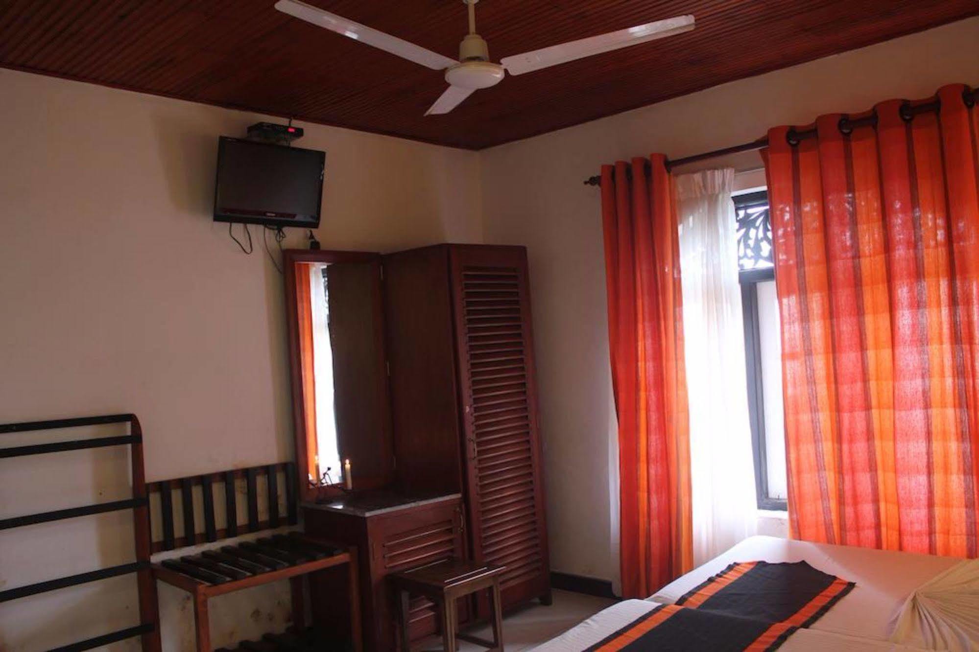 Samaya Beach Hotel Unawatuna Exterior foto